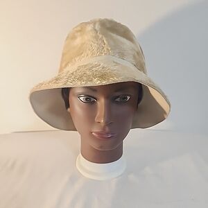 Elegant Cream Faux Fur Bucket Hat